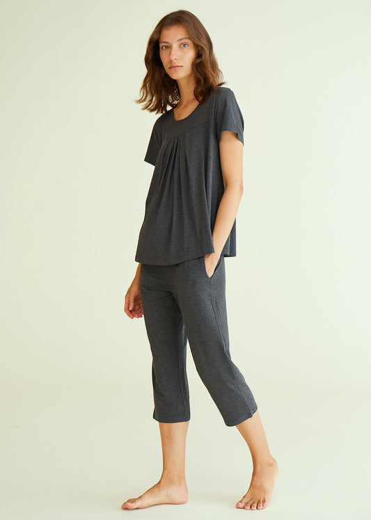 Women's Bamboo Pajamas Pleated Top and Capris Pjs Set - Latuza